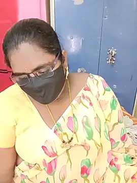 Snapshot of sirisha__9 chatting on May 15, 6:53 am sirisha 9 online show from May 15, 6:53 am