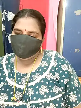 Snapshot of sirisha__9 chatting on June 15, 1:30 am sirisha 9 online show from June 15, 1:30 am