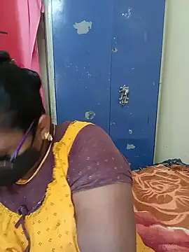 Snapshot of sirisha__9 chatting on July 11, 5:43 am sirisha 9 online show from July 11, 5:43 am
