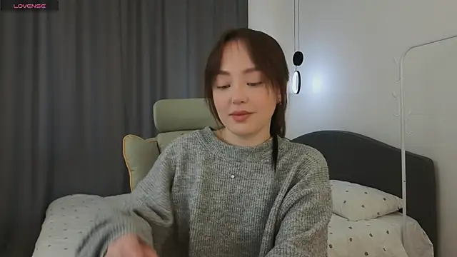 fallin lovee online show from April 25, 1:36 pm