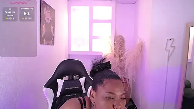 Snapshot of Maleja_diguran1 chatting on December 19, 12:45 pm Maleja diguran1 online show from December 19, 12:45 pm