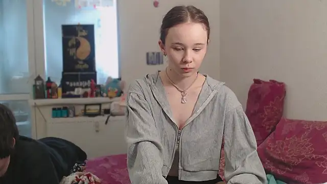 Snapshot of MaryJane_x_Peter chatting on February 2, 11:42 am MaryJane x Peter online show from February 2, 11:42 am