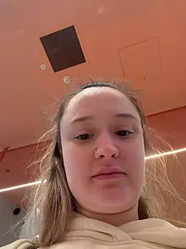 LilyLuck  online show from February 4, 1:28 pm