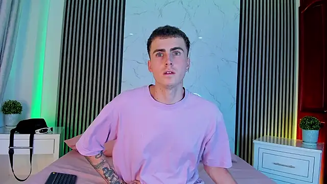 SpaceBoy1 online show from March 14, 10:48 pm