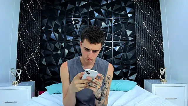 SpaceBoy1 online show from March 17, 9:18 pm