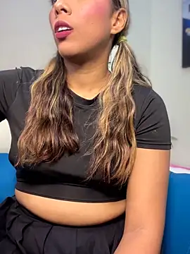 MiaSizzle online show from February 25, 7:45 pm