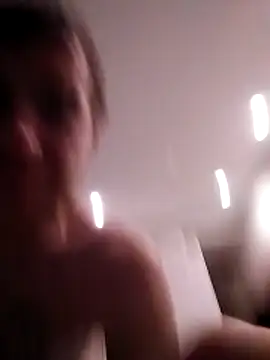 Snapshot of qdar665 chatting on December 20, 1:45 am qdar665 online show from December 20, 1:45 am