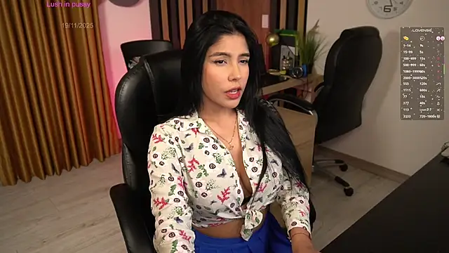 Snapshot of secretary_bj chatting on November 19, 8:31 pm secretary bj online show from November 19, 8:31 pm