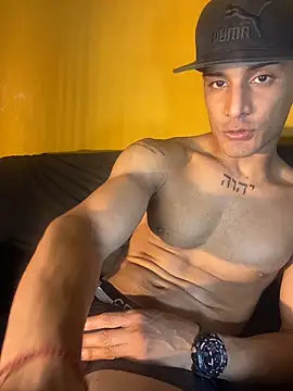 Snapshot of Maicol_xxxx chatting on February 4, 11:38 am Maicol xxxx online show from February 4, 11:38 am