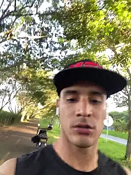 Snapshot of Maicol_xxxx chatting on February 18, 10:17 pm Maicol xxxx online show from February 18, 10:17 pm