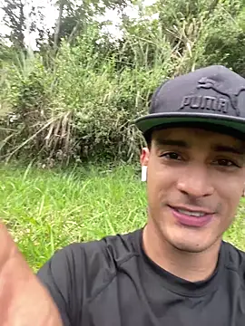 Snapshot of Maicol_xxxx chatting on February 23, 9:56 pm Maicol xxxx online show from February 23, 9:56 pm