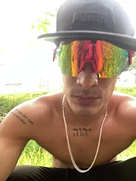 Snapshot of Maicol_xxxx chatting on March 5, 10:28 pm Maicol xxxx online show from March 5, 10:28 pm