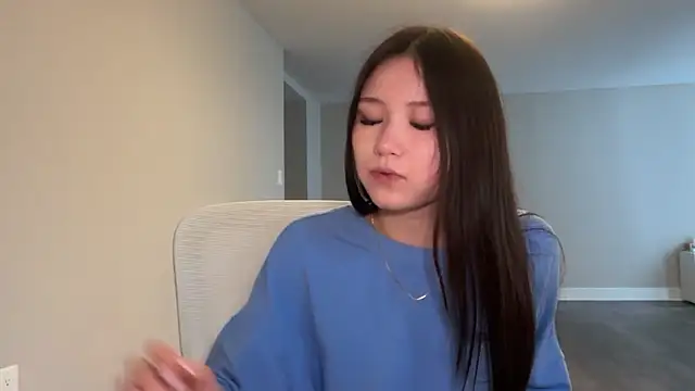 Snapshot of luvvivii chatting on June 22, 7:22 pm luvvivii online show from June 22, 7:22 pm
