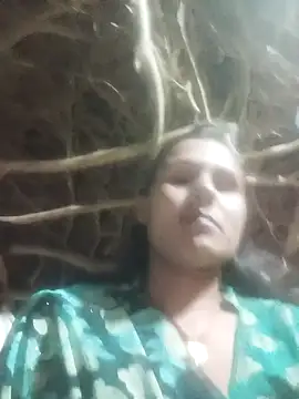 Snapshot of Cuty_priti chatting on May 13, 4:48 pm Cuty priti online show from May 13, 4:48 pm