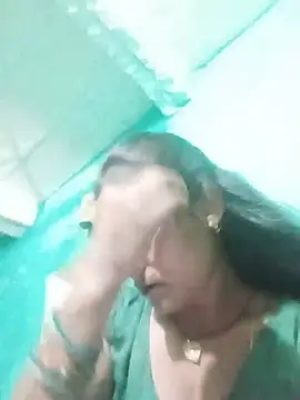 Snapshot of Cuty_priti chatting on June 23, 5:22 pm Cuty priti online show from June 23, 5:22 pm