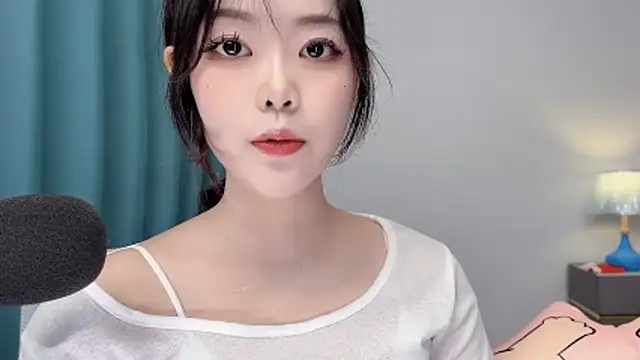 smalldaisy online show from May 2, 2:27 am