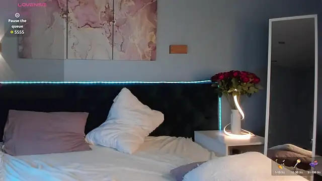 Mary Hart online show from December 19, 2:46 pm