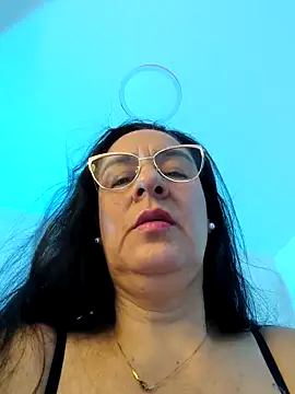 Snapshot of KiaraFoster chatting on March 27, 11:21 am KiaraFoster online show from March 27, 11:21 am