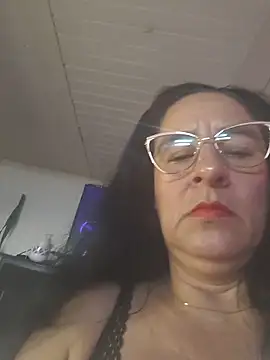 Snapshot of KiaraFoster chatting on May 20, 11:38 am KiaraFoster online show from May 20, 11:38 am
