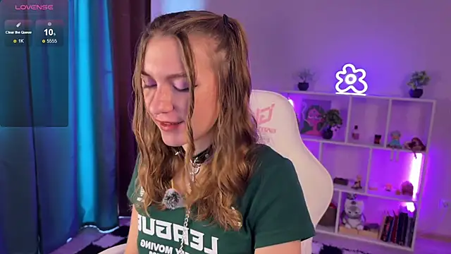 KellySunn online show from June 12, 8:13 am