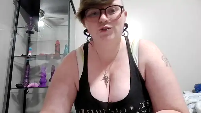 Snapshot of Pupghostt chatting on December 20, 7:32 pm Pupghostt online show from December 20, 7:32 pm