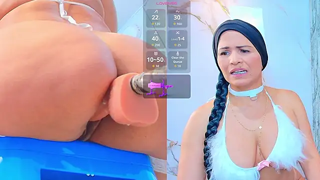 Snapshot of Isis_car0lina chatting on February 23, 2:20 am Isis car0lina online show from February 23, 2:20 am