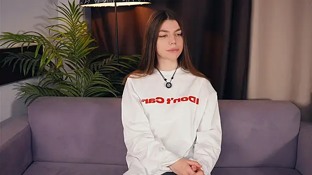 NeidaGowing online show from December 21, 8:10 am