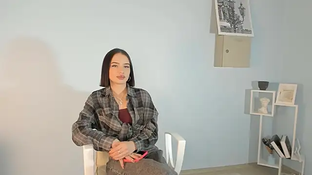 BrittnyRodney online show from December 21, 7:37 am