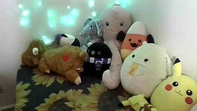 GabbyDaniella online show from February 19, 7:04 am