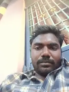Snapshot of Tamilpaiyan07 chatting on June 27, 1:17 pm Tamilpaiyan07 online show from June 27, 1:17 pm