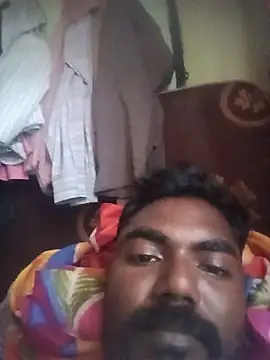 Snapshot of Tamilpaiyan07 chatting on July 24, 9:18 am Tamilpaiyan07 online show from July 24, 9:18 am