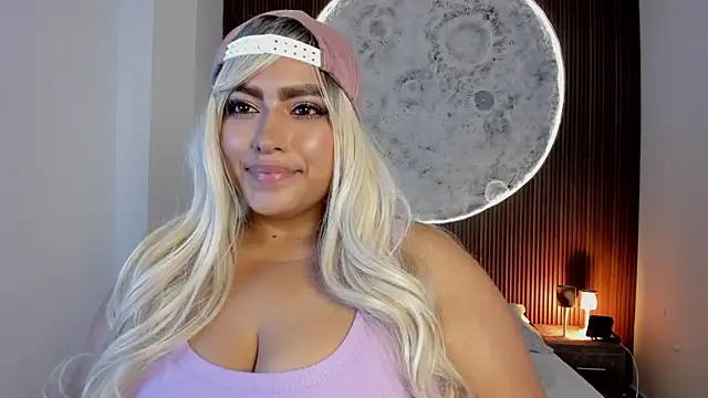 Snapshot of AmbarBrownn_ chatting on May 16, 4:20 am AmbarBrownn online show from May 16, 4:20 am