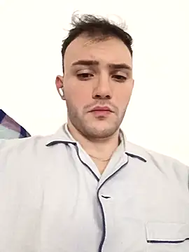 Snapshot of luke25bwc chatting on December 22, 4:31 am luke25bwc online show from December 22, 4:31 am