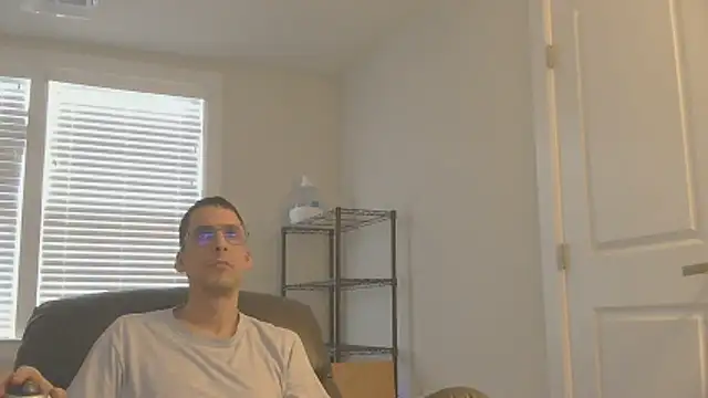 Snapshot of SissyJosh chatting on December 22, 9:01 pm SissyJosh online show from December 22, 9:01 pm