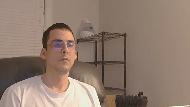 Snapshot of SissyJosh chatting on May 27, 1:35 am SissyJosh online show from May 27, 1:35 am