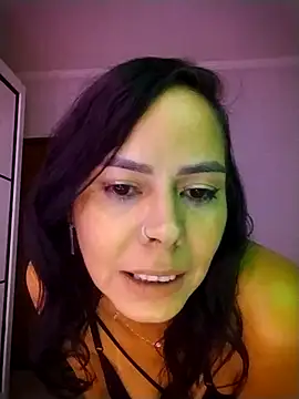 Snapshot of mellzinhacasada chatting on March 8, 8:07 am mellzinhacasada online show from March 8, 8:07 am