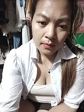 Snapshot of Lucky_cutee chatting on May 20, 3:34 am Lucky cutee online show from May 20, 3:34 am