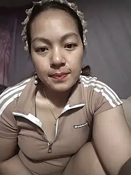 Snapshot of Lucky_cutee chatting on June 2, 12:45 am Lucky cutee online show from June 2, 12:45 am