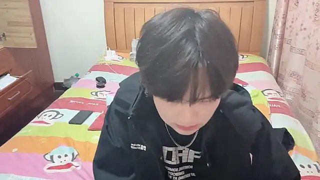 Snapshot of junnan001 chatting on February 25, 10:58 am junnan001 online show from February 25, 10:58 am