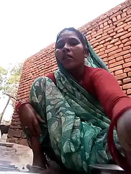 Snapshot of Rakhi_cut chatting on May 10, 1:00 am Rakhi cut online show from May 10, 1:00 am