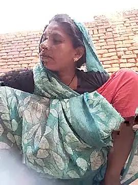 Snapshot of Rakhi_cut chatting on May 18, 12:51 am Rakhi cut online show from May 18, 12:51 am