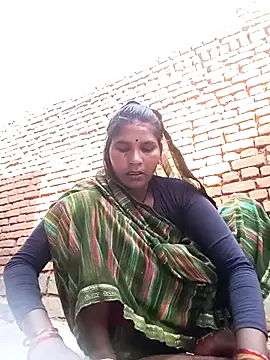 Snapshot of Rakhi_cut chatting on May 19, 1:56 am Rakhi cut online show from May 19, 1:56 am