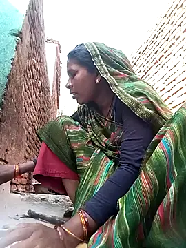 Snapshot of Rakhi_cut chatting on May 27, 1:57 am Rakhi cut online show from May 27, 1:57 am