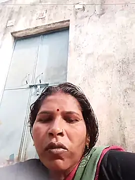 Snapshot of Rakhi_cut chatting on June 8, 2:45 am Rakhi cut online show from June 8, 2:45 am