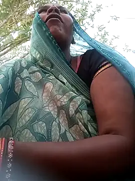 Snapshot of Rakhi_cut chatting on June 17, 12:57 am Rakhi cut online show from June 17, 12:57 am