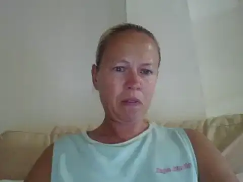 jennyblondeuk online show from June 11, 8:29 pm