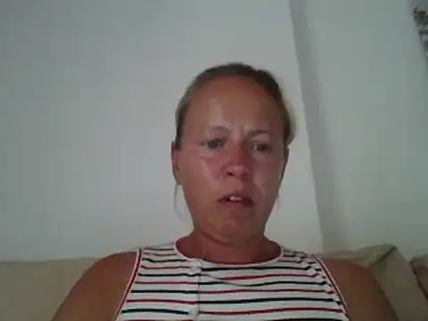 Snapshot of jennyblondeuk chatting on June 22, 6:38 pm jennyblondeuk online show from June 22, 6:38 pm