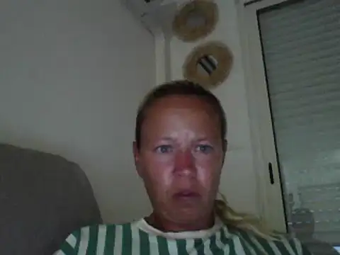 Snapshot of jennyblondeuk chatting on June 30, 7:48 pm jennyblondeuk online show from June 30, 7:48 pm