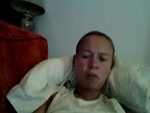 Snapshot of jennyblondeuk chatting on July 15, 5:29 pm jennyblondeuk online show from July 15, 5:29 pm