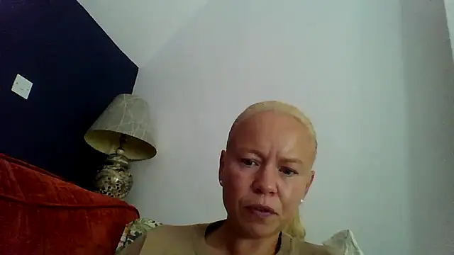 Snapshot of jennyblondeuk chatting on July 28, 2:13 pm jennyblondeuk online show from July 28, 2:13 pm